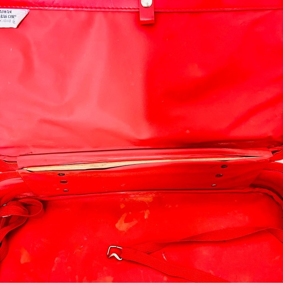 1980's vintage Care Bear Red Luggage READ! - Picture 14 of 16